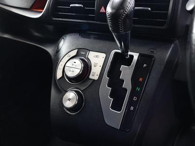 2015 Toyota Sienta - Thumbnail