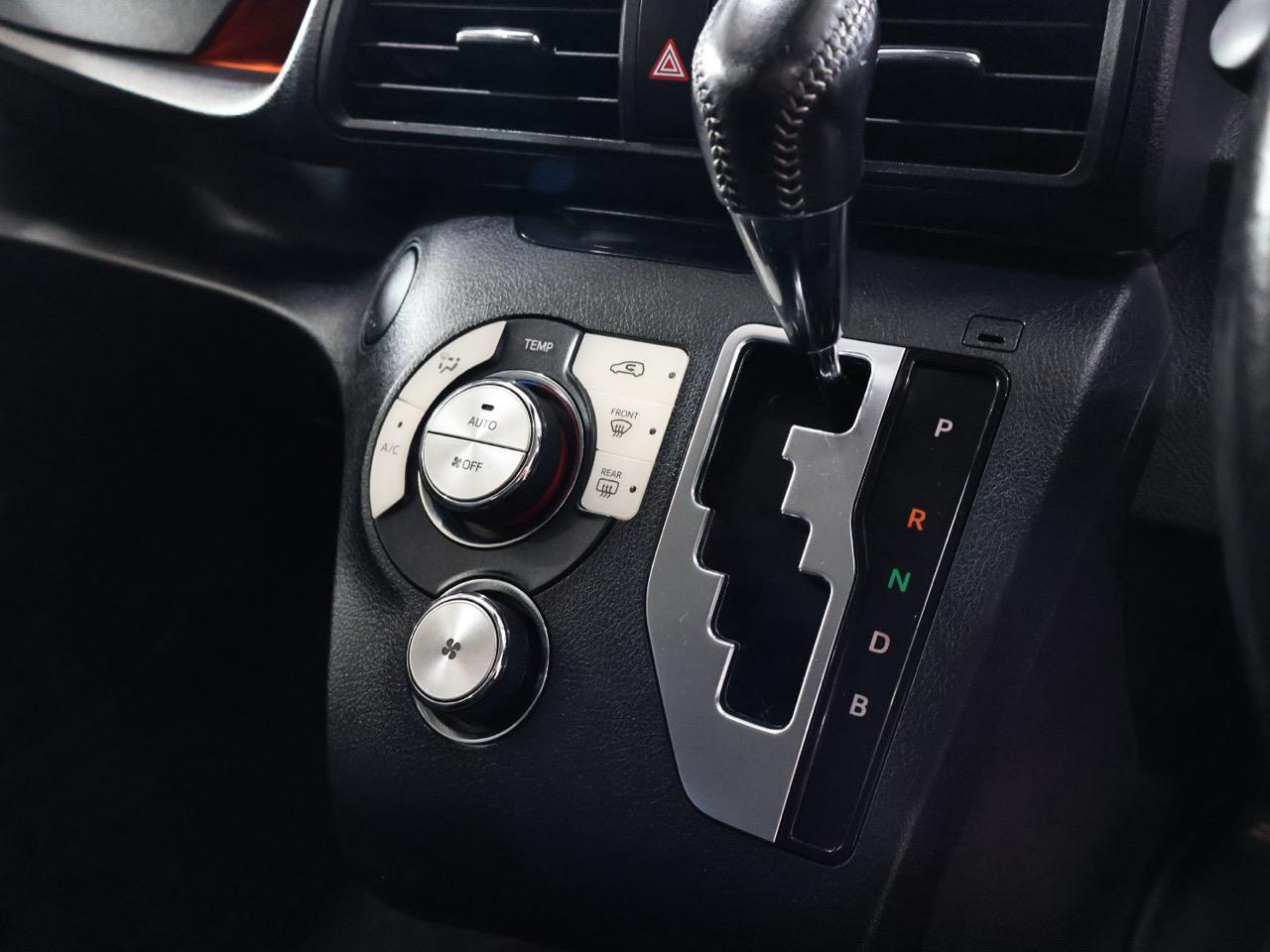 2015 Toyota Sienta