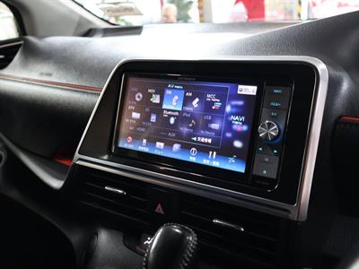 2015 Toyota Sienta - Thumbnail