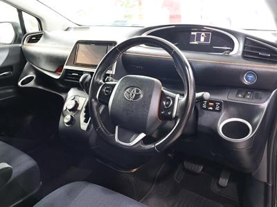 2015 Toyota Sienta - Thumbnail