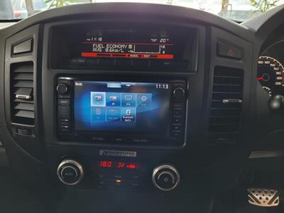 2013 Mitsubishi Pajero - Thumbnail