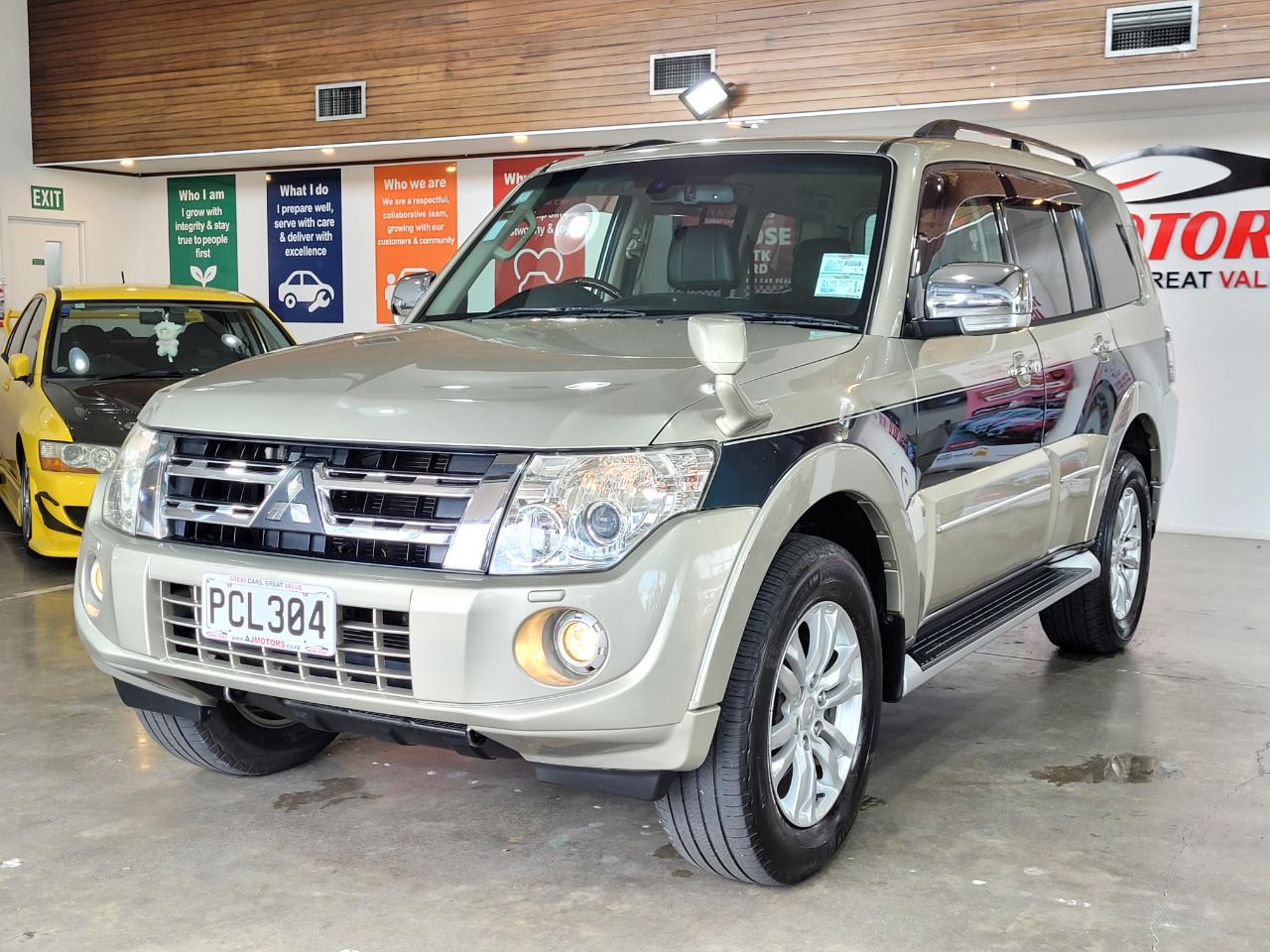 2013 Mitsubishi Pajero