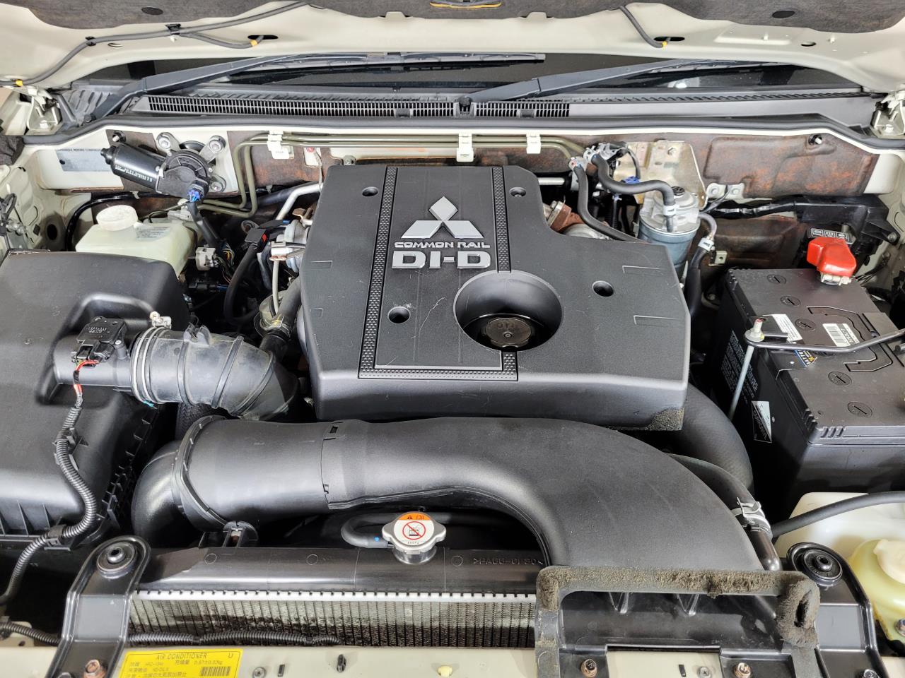 2013 Mitsubishi Pajero