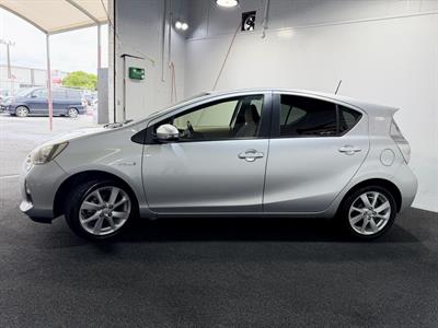 2012 Toyota Aqua - Thumbnail