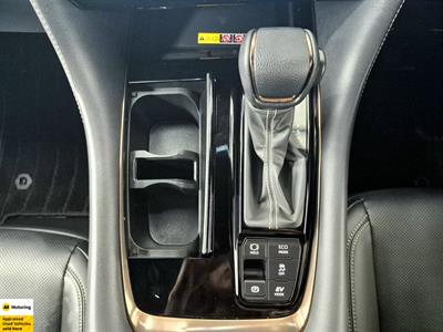 2025 Toyota Alphard - Thumbnail