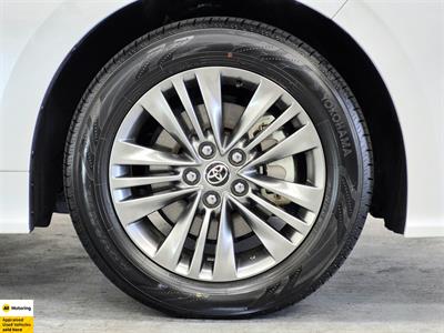 2025 Toyota Alphard - Thumbnail