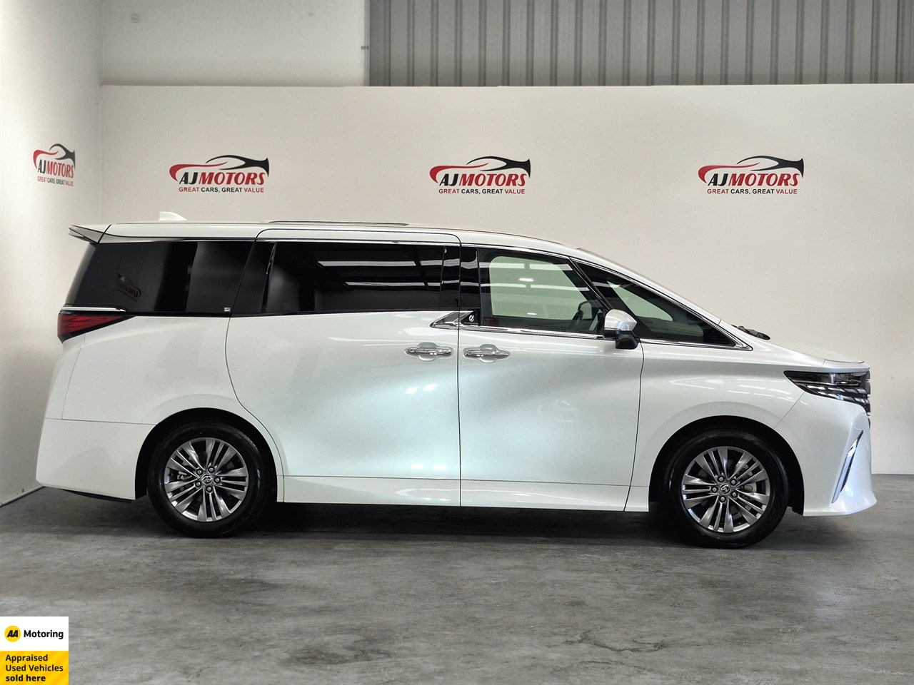 2025 Toyota Alphard