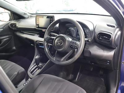 2021 Toyota Yaris - Thumbnail
