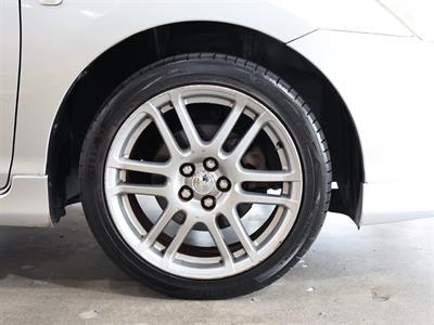 2005 Toyota Caldina - Thumbnail