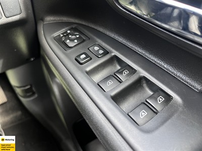 2021 Mitsubishi Outlander - Thumbnail