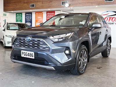 2022 Toyota RAV4 - Thumbnail