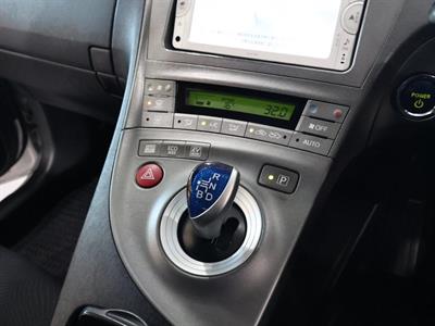 2013 Toyota Prius - Thumbnail