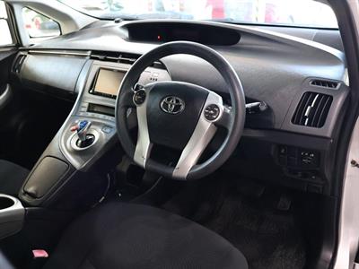 2012 Toyota Prius - Thumbnail