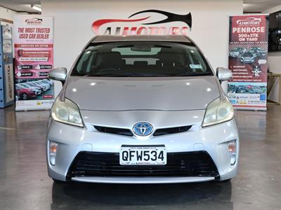 2012 Toyota Prius - Thumbnail