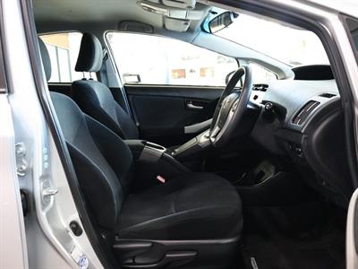 2012 Toyota Prius - Thumbnail