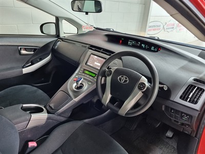 2012 Toyota Prius - Thumbnail