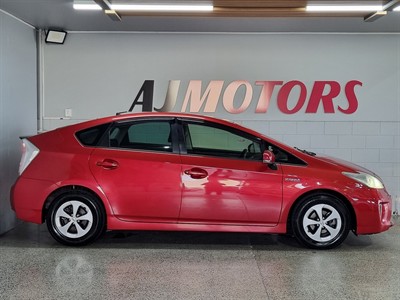 2012 Toyota Prius - Thumbnail