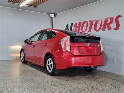 2012 Toyota Prius - Thumbnail