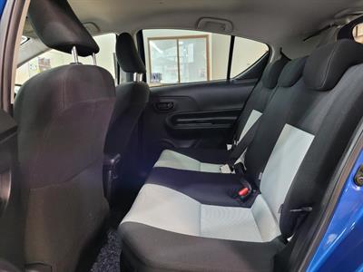 2014 Toyota Aqua - Thumbnail