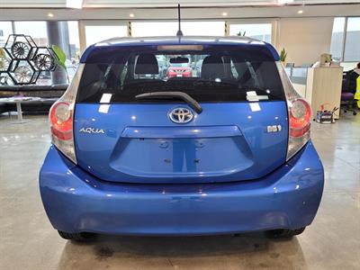 2014 Toyota Aqua - Thumbnail