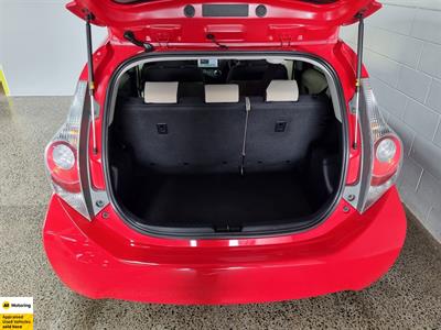 2012 Toyota Aqua - Thumbnail