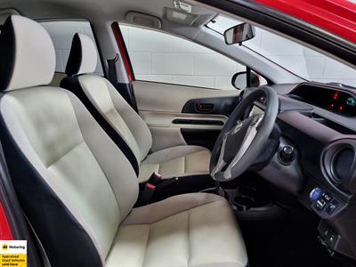 2012 Toyota Aqua - Thumbnail