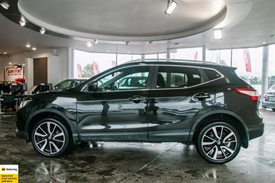 2017 Nissan Qashqai - Thumbnail