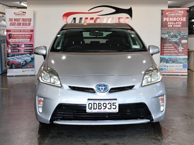 2012 Toyota Prius - Thumbnail