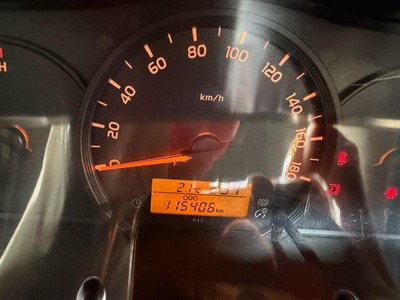 2015 Toyota Hiace - Thumbnail