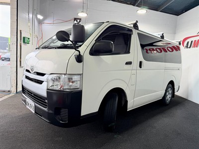 2015 Toyota Hiace - Thumbnail