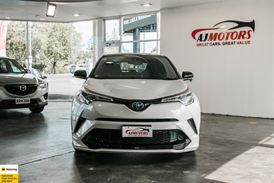 2017 Toyota C-HR - Thumbnail