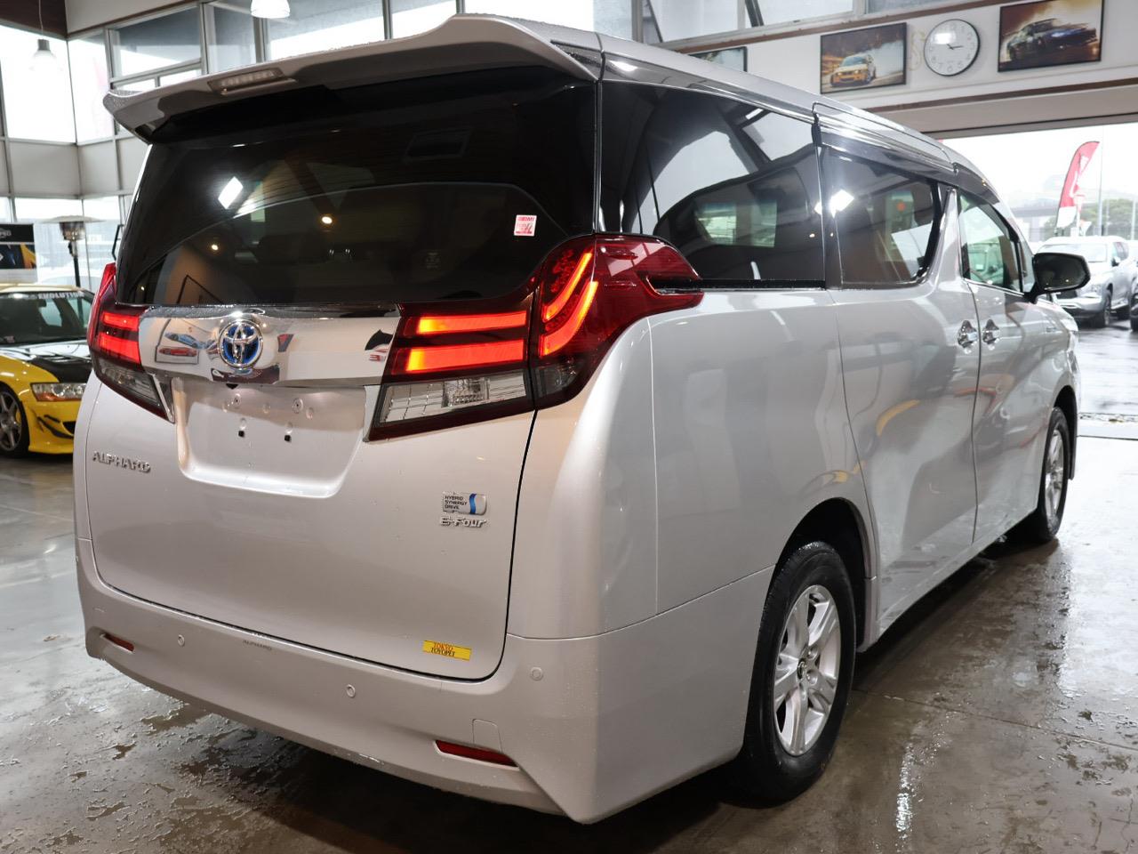 2015 Toyota Alphard