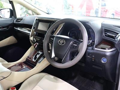 2015 Toyota Alphard - Thumbnail