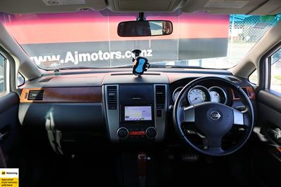2009 Nissan Tiida - Thumbnail