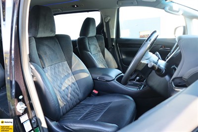 2015 Toyota Vellfire - Thumbnail