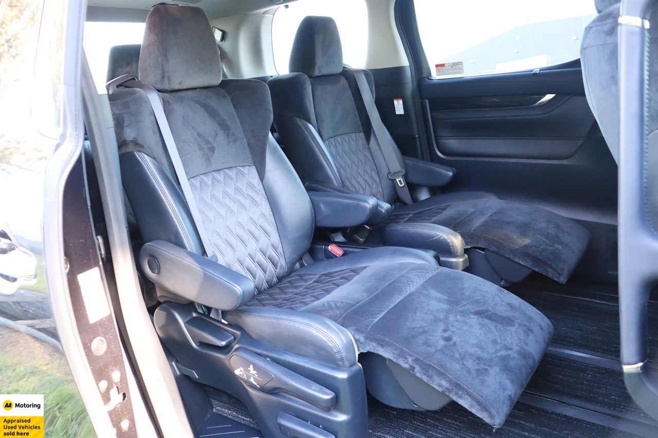 2015 Toyota Vellfire