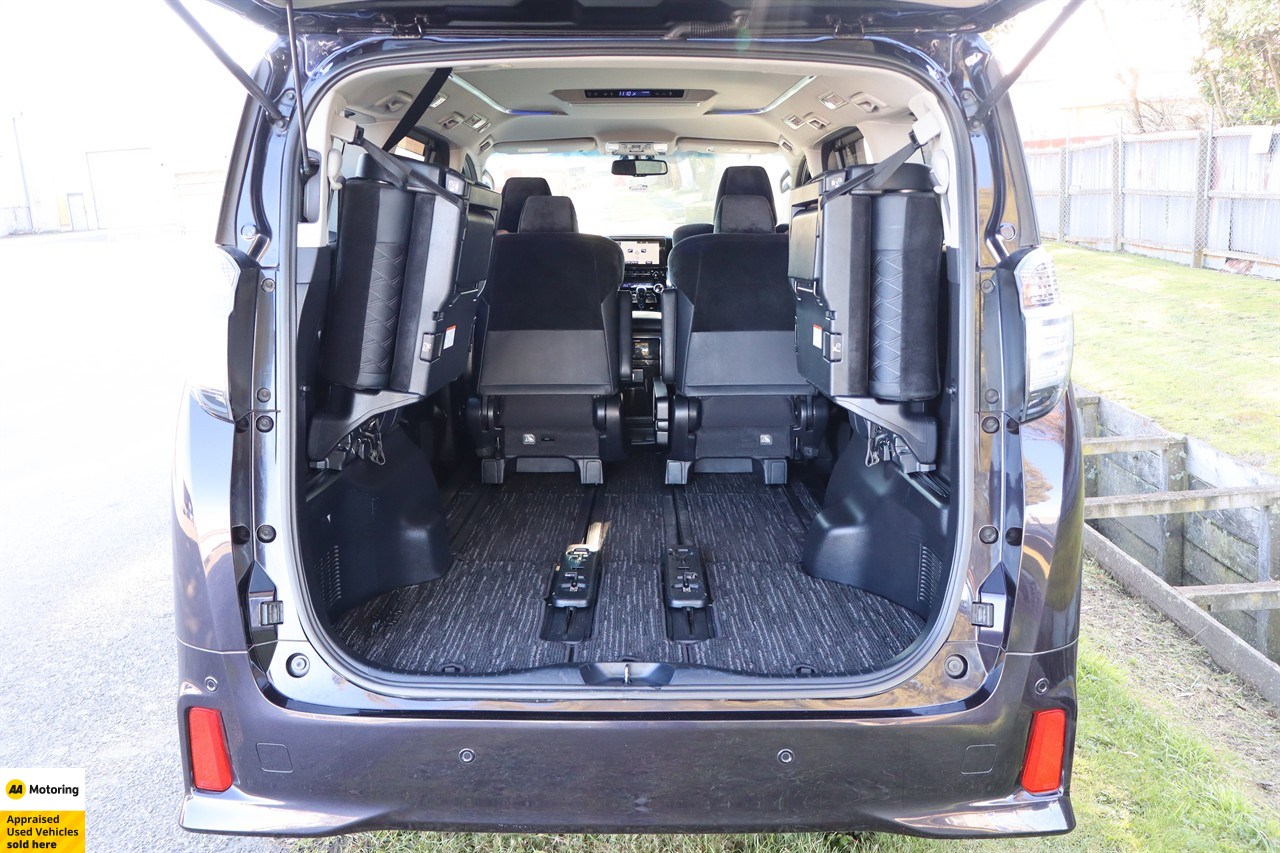 2015 Toyota Vellfire