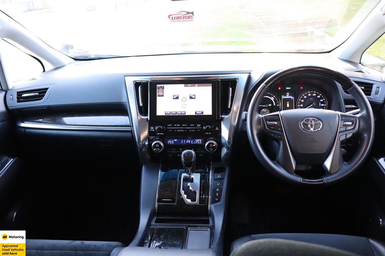 2015 Toyota Vellfire