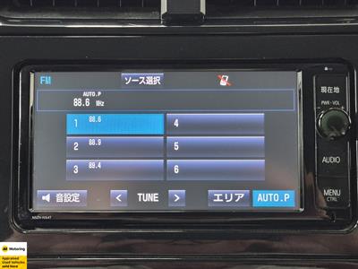 2016 Toyota Prius - Thumbnail