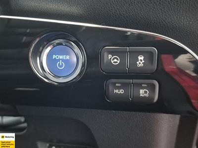 2016 Toyota Prius - Thumbnail