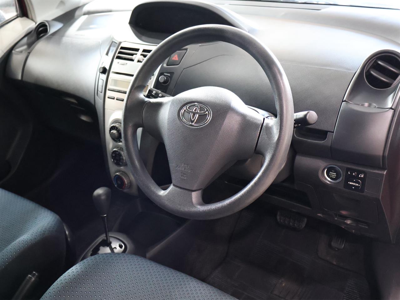 2005 Toyota Vitz