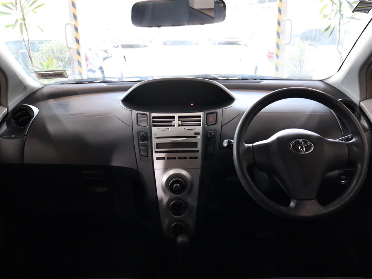 2005 Toyota Vitz