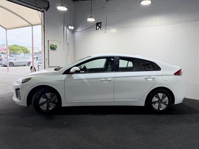 2022 Hyundai IONIQ - Thumbnail