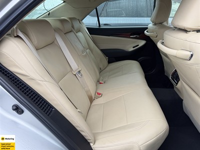 2014 Toyota Crown - Thumbnail