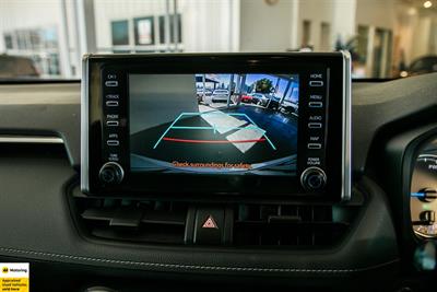 2021 Toyota RAV4 - Thumbnail