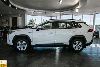 2021 Toyota RAV4 - Thumbnail