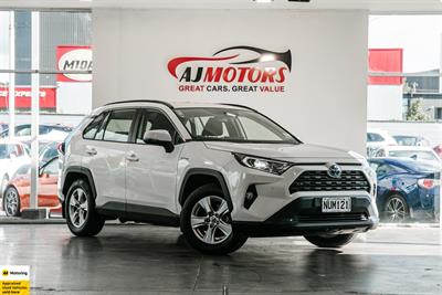 2021 Toyota RAV4 - Thumbnail