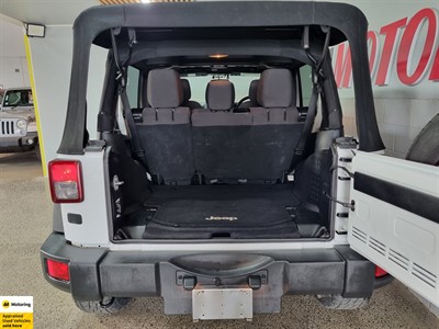 2016 Jeep Wrangler - Thumbnail