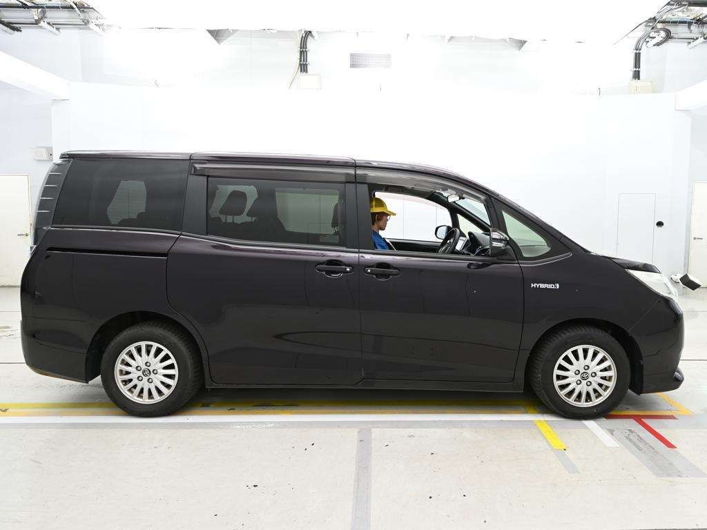 2015 Toyota Noah
