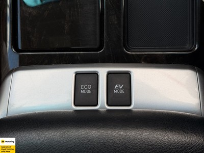 2012 Toyota Alphard - Thumbnail